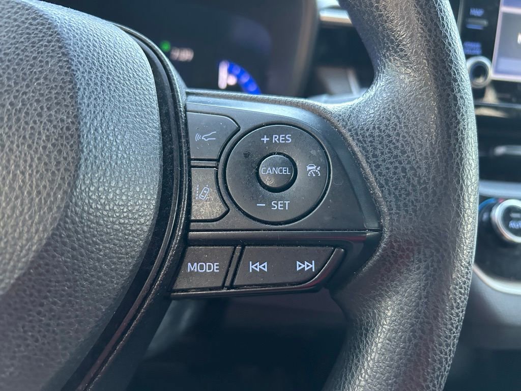 Used 2022 Toyota Corolla LE FWD image 17