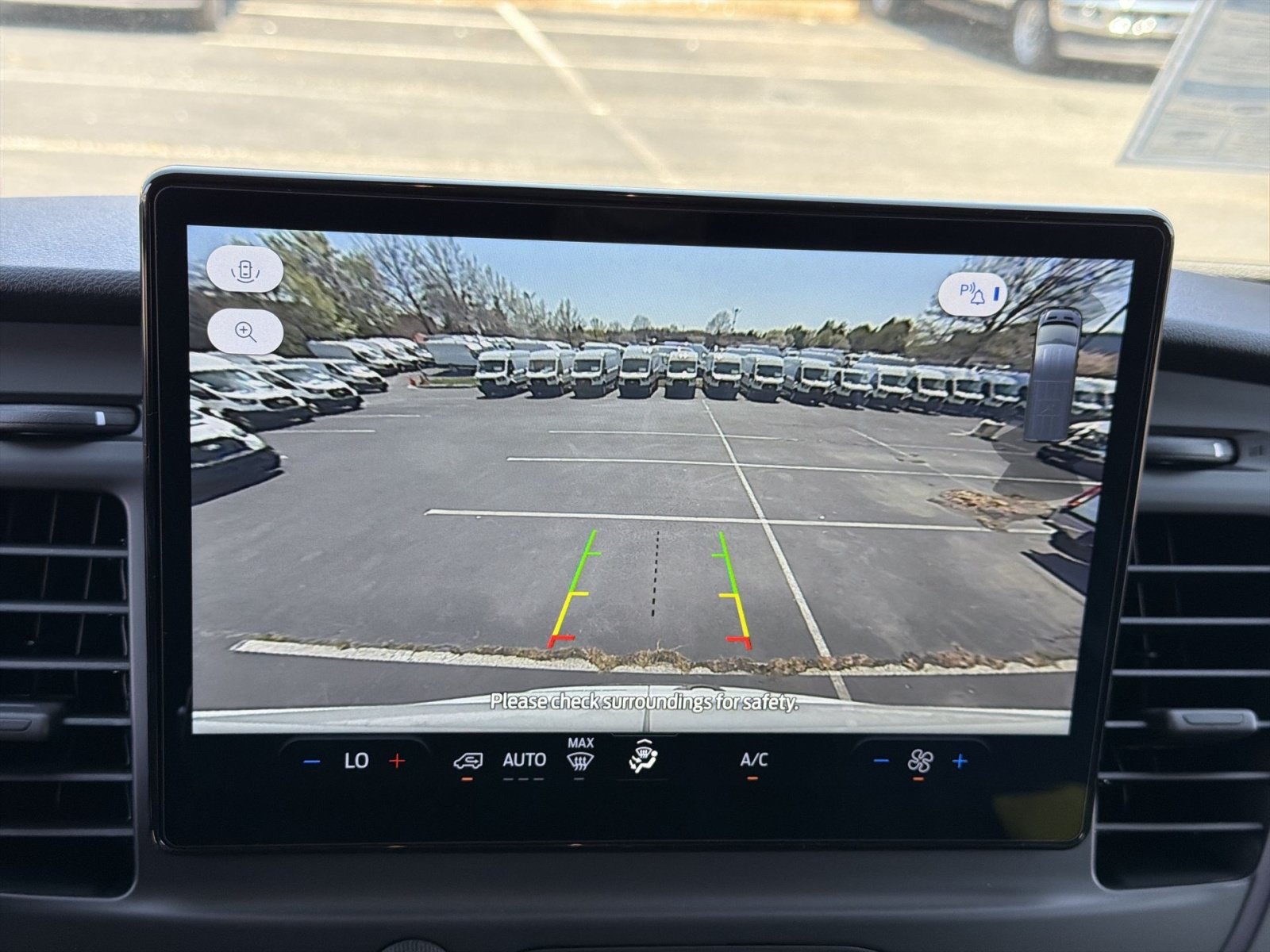New 2026 Ford Transit 250 148 Medium Roof w/ Load Area Protection Package RWD image 32