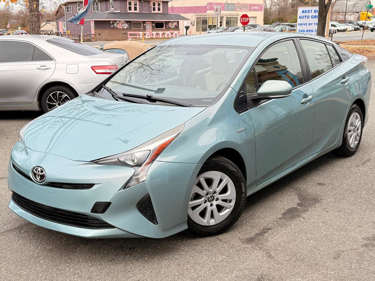 Used 2016 Toyota Prius Two FWD image 2
