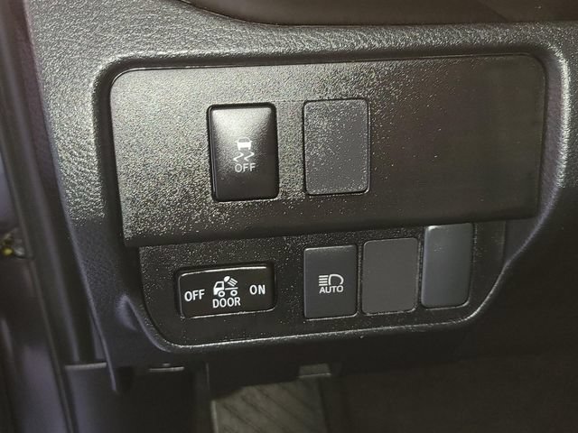 Used 2023 Toyota Tacoma SR AWD/4WD image 9