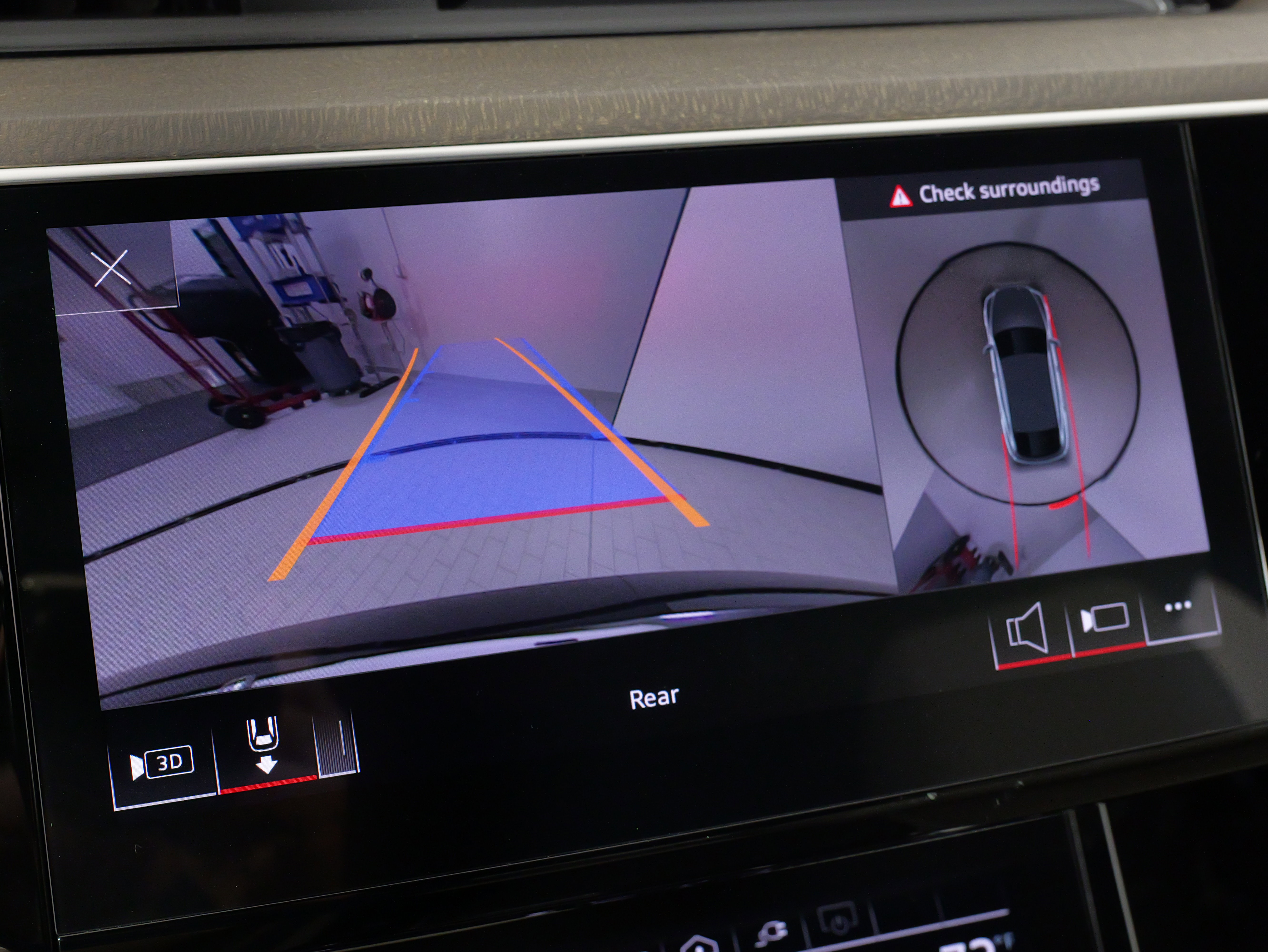 Used 2024 Audi Q8 e-tron Premium Plus w/ Premium Plus Package image 55