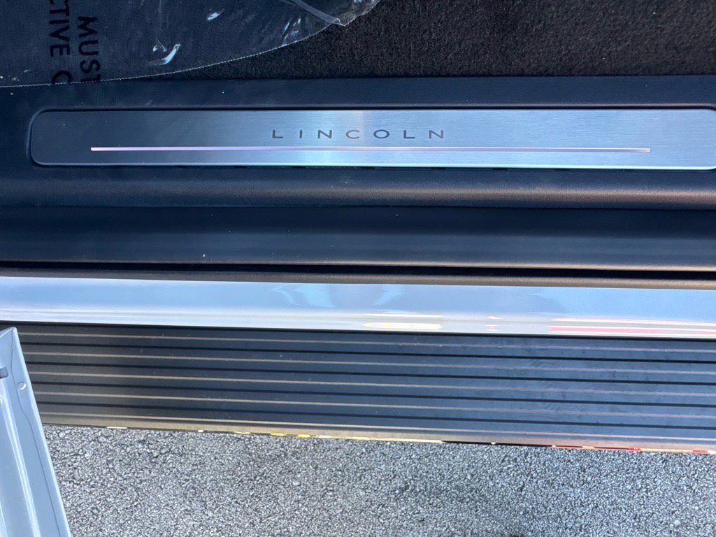 New 2025 Lincoln Navigator Reserve image 27