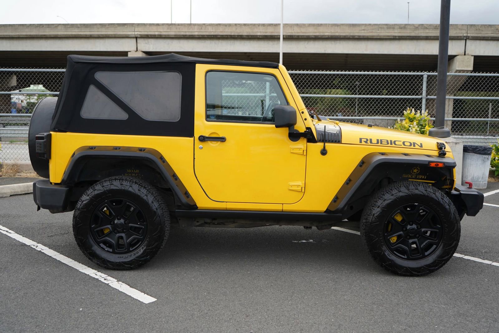 Used 2015 Jeep Wrangler Rubicon w/ Power Convenience Group image 20