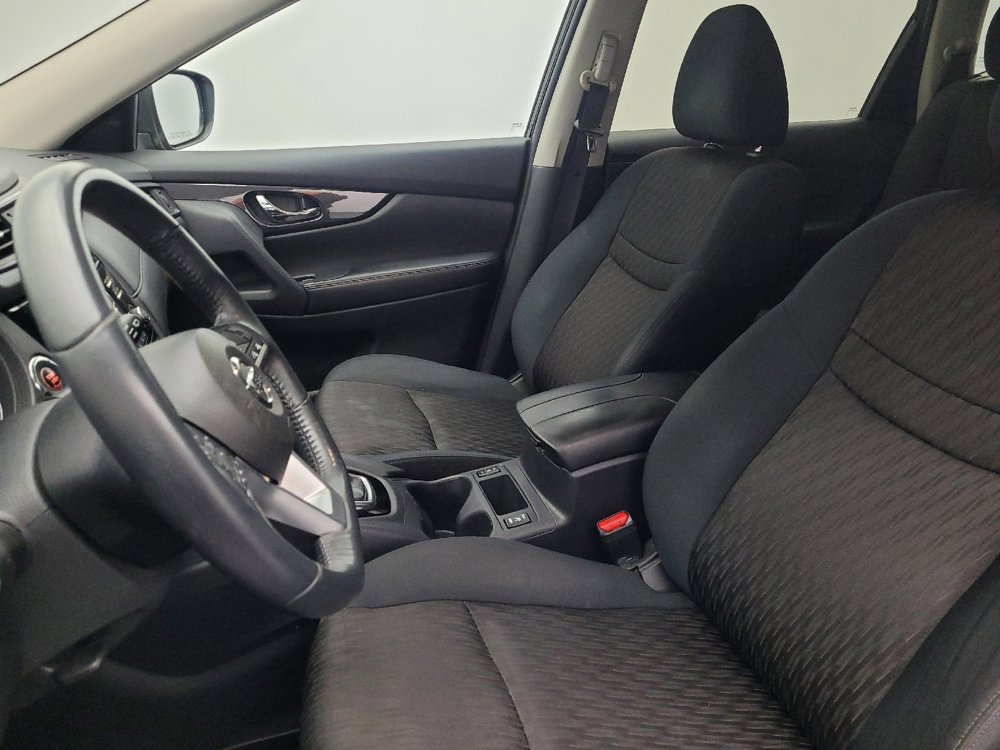 Used 2017 Nissan Rogue SV image 17