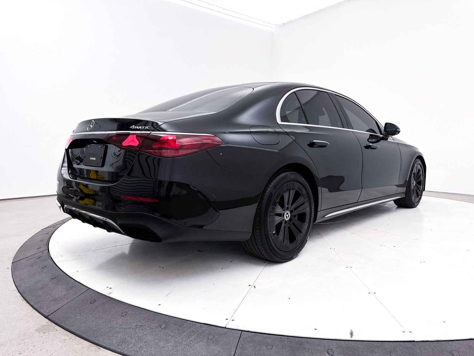 Used 2024 Mercedes-Benz E 350 4MATIC Sedan image 21