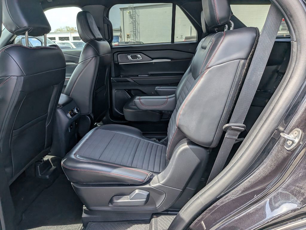 Used 2025 Ford Explorer ST-Line AWD/4WD image 14