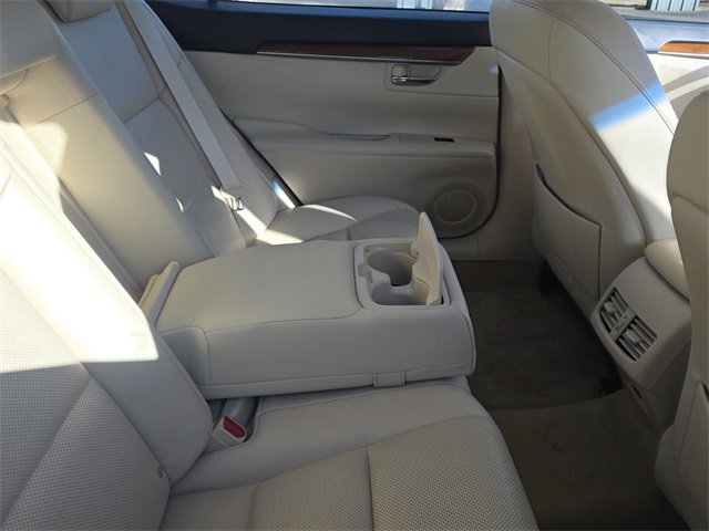 Used 2015 Lexus ES 300h image 4