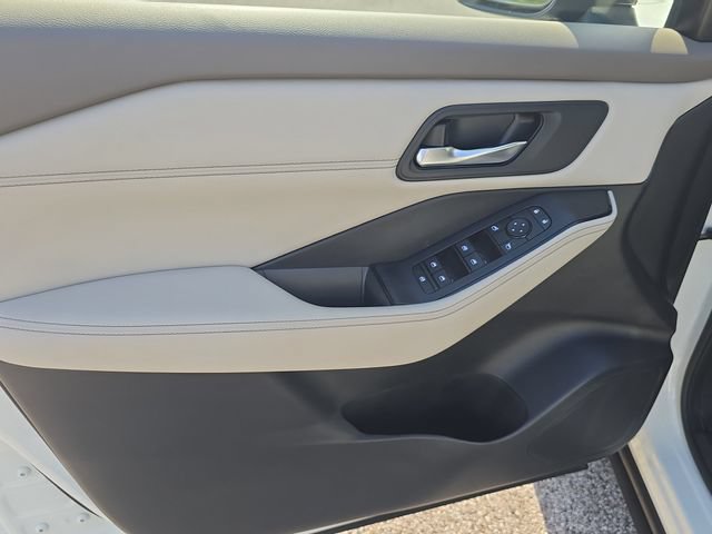 Certified 2023 Nissan Rogue SV w/ SV Premium B Package FWD image 18