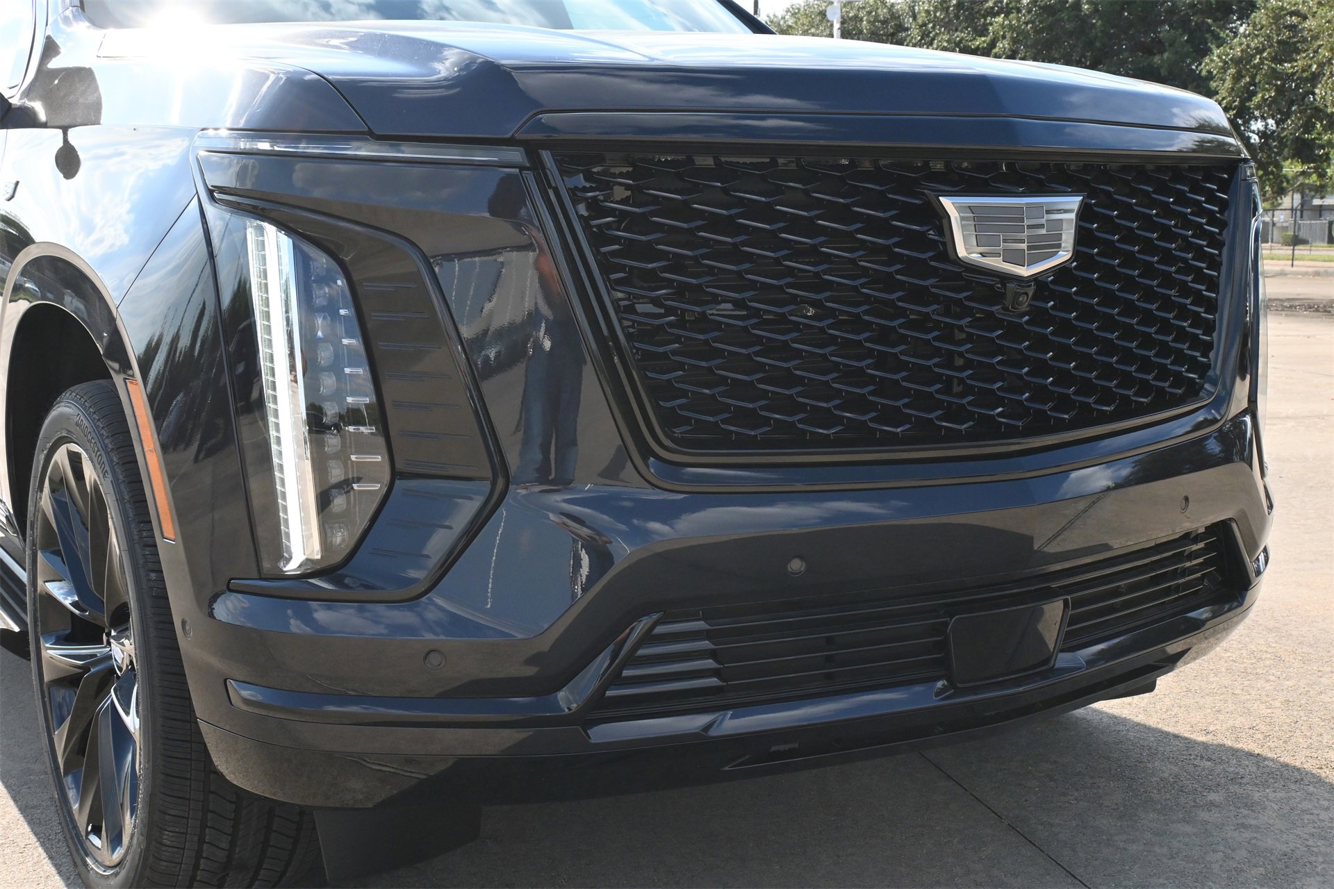 New 2025 Cadillac Escalade Sport Platinum w/ LPO, ONYX Package image 29