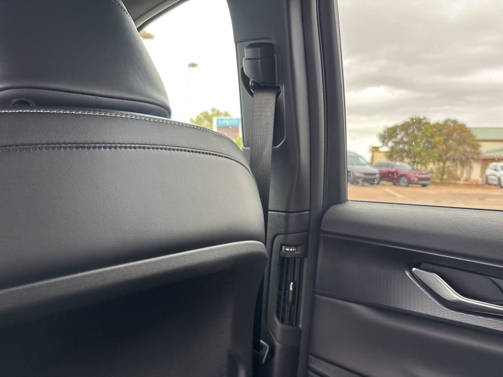 New 2025 Jeep Grand Cherokee L Altitude image 41