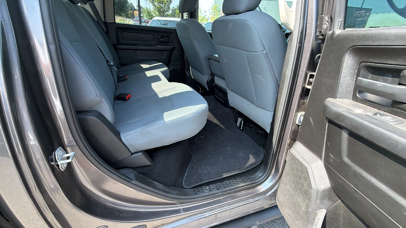 Used 2019 RAM 1500 Express AWD/4WD image 21