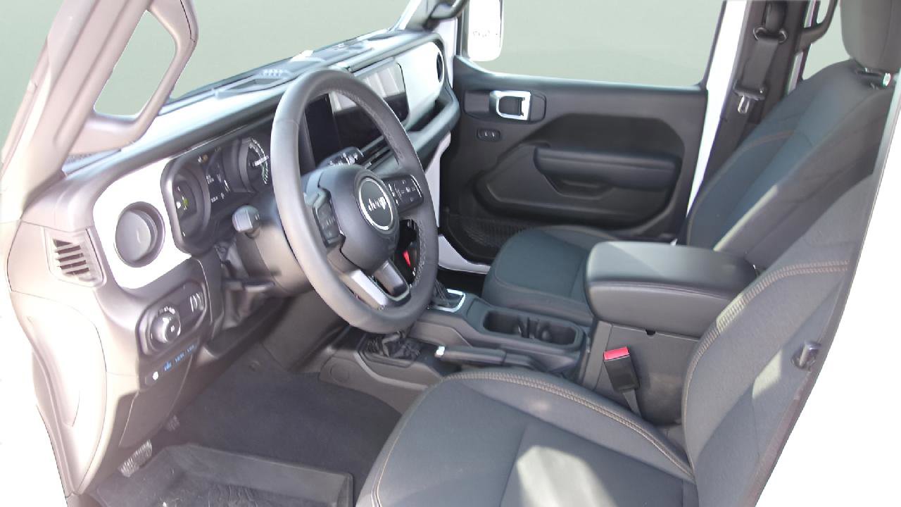 Used 2025 Jeep Wrangler Sport S AWD/4WD image 9