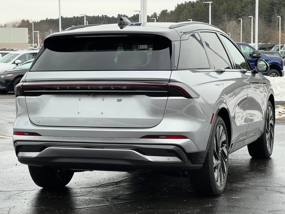 New 2026 Lincoln Nautilus Reserve w/ Jet Appearance Package AWD/4WD image 8