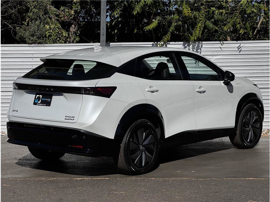 Used 2024 Nissan Ariya AWD image 12