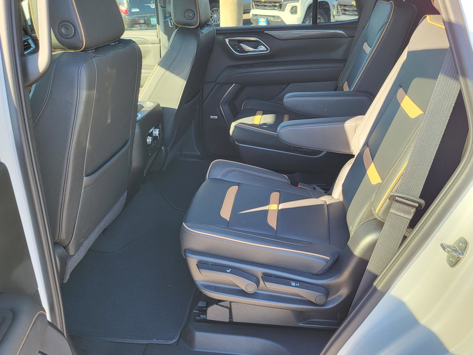 Used 2024 GMC Yukon AT4 w/ Technology Package image 13