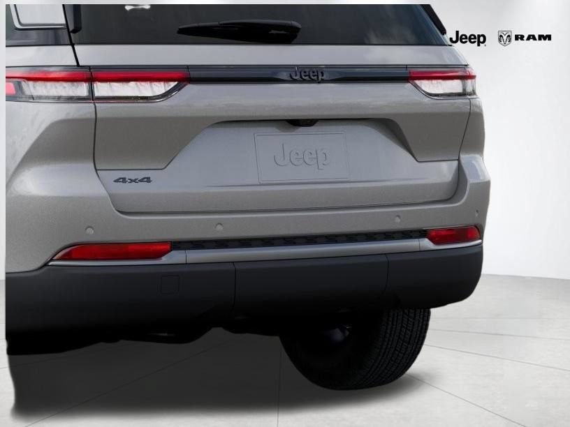 New 2026 Jeep Grand Cherokee Altitude AWD/4WD image 39