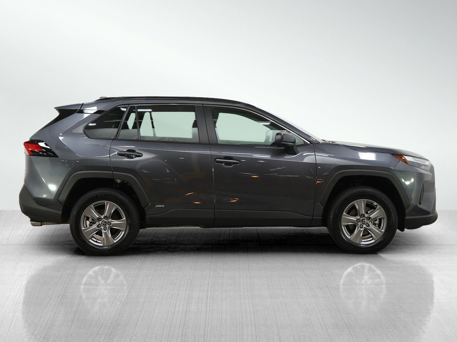 Used 2025 Toyota RAV4 LE AWD/4WD image 6