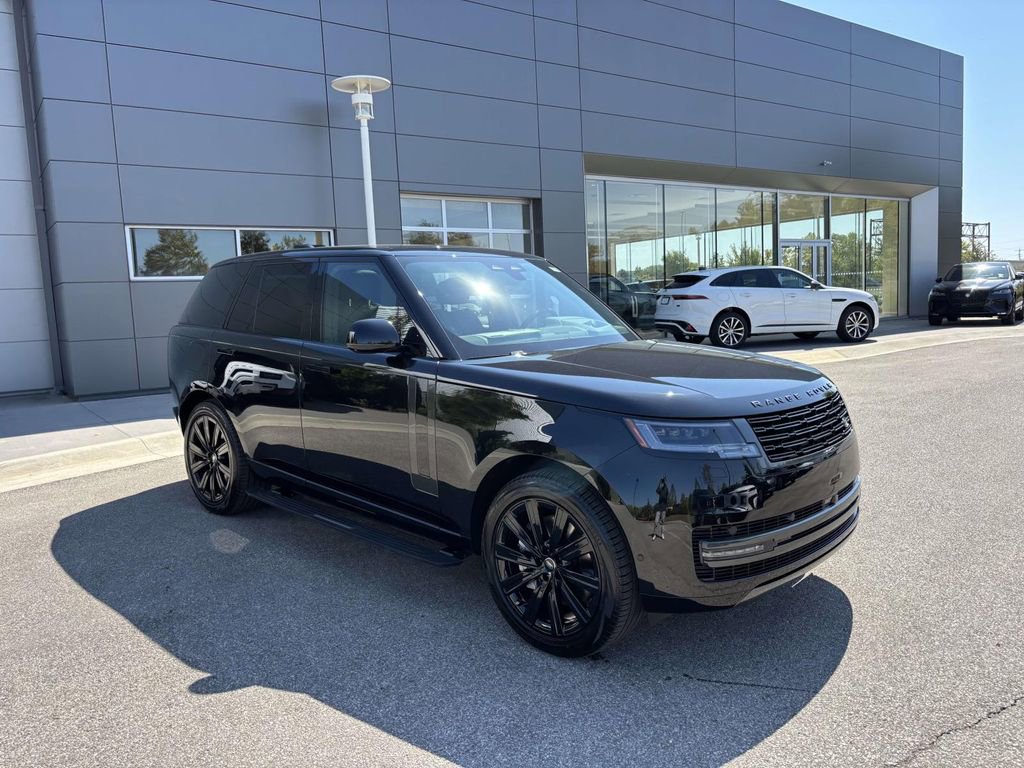 New 2025 Land Rover Range Rover SE image 3