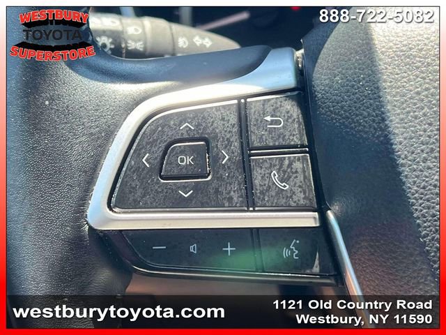 Used 2023 Toyota Highlander XLE AWD/4WD image 24