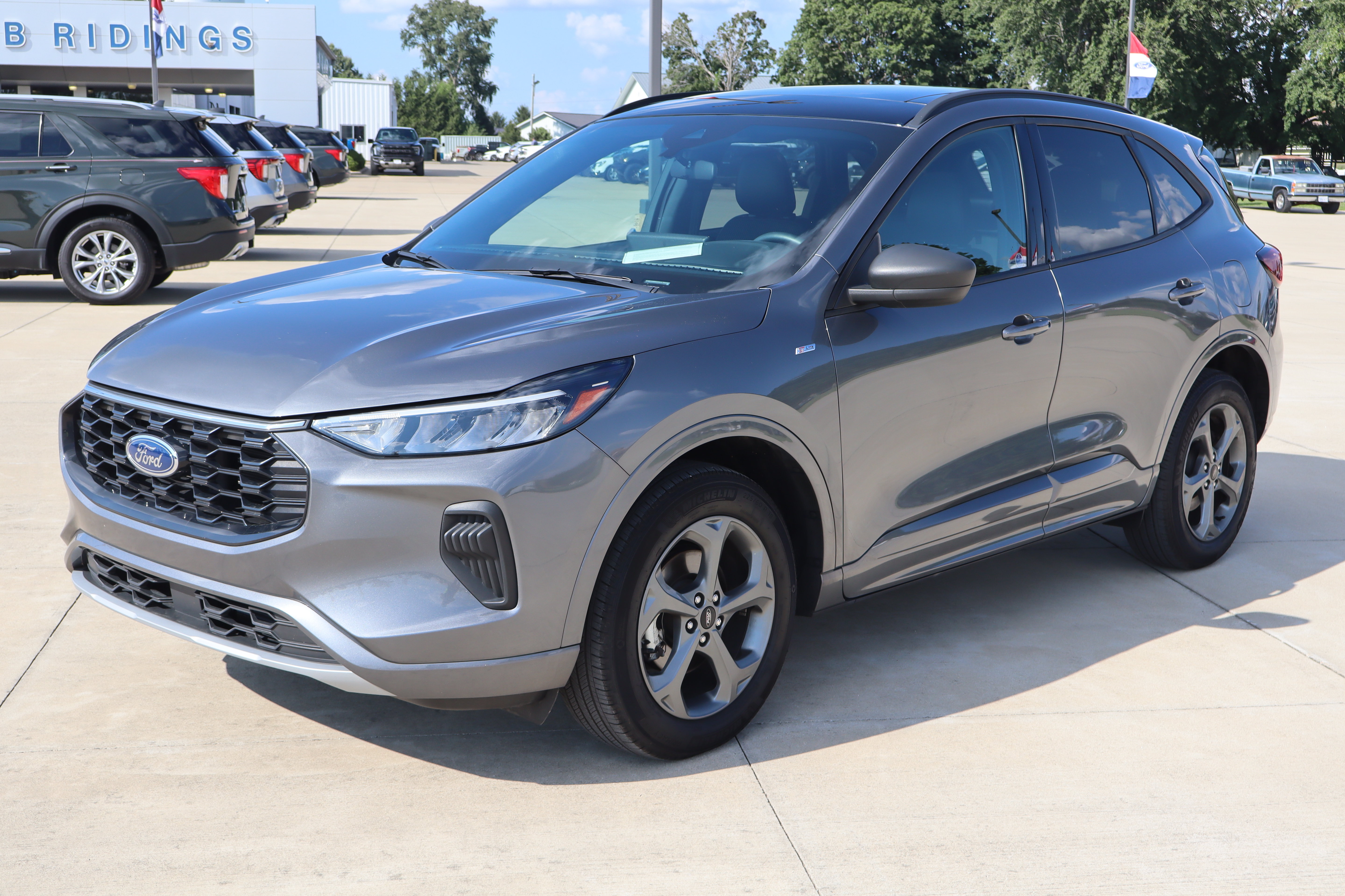 Used 2024 Ford Escape ST-Line w/ Tech Pack #1 AWD/4WD image 2