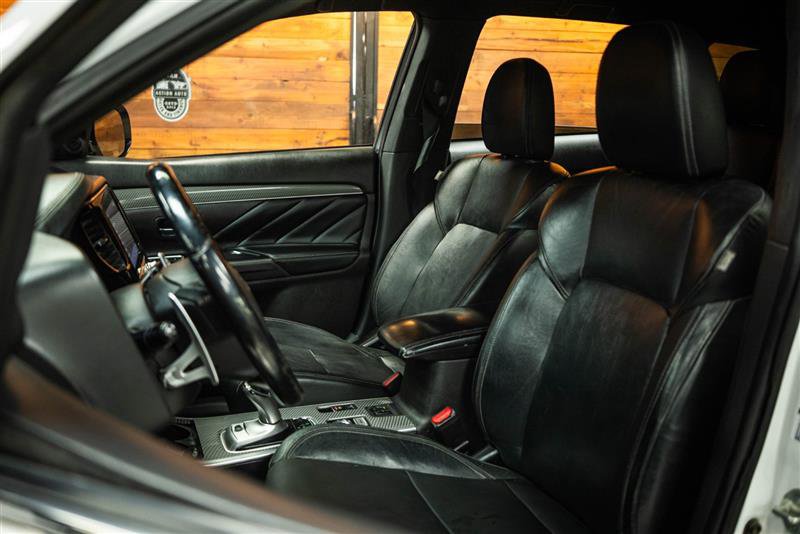 Used 2020 Mitsubishi Outlander SEL image 10