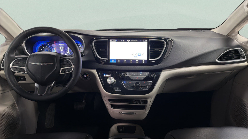 Used 2024 Chrysler Pacifica Touring-L FWD image 38