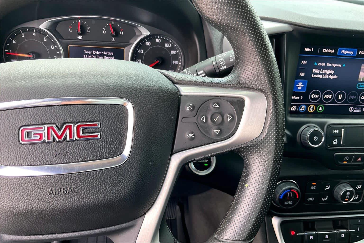 Used 2022 GMC Terrain SLE w/ Driver Convenience Package FWD image 23