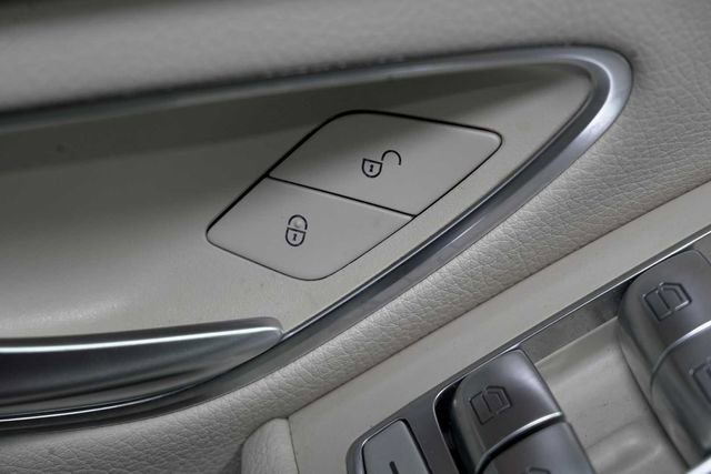 Used 2018 Mercedes-Benz C 300 C 300 image 21