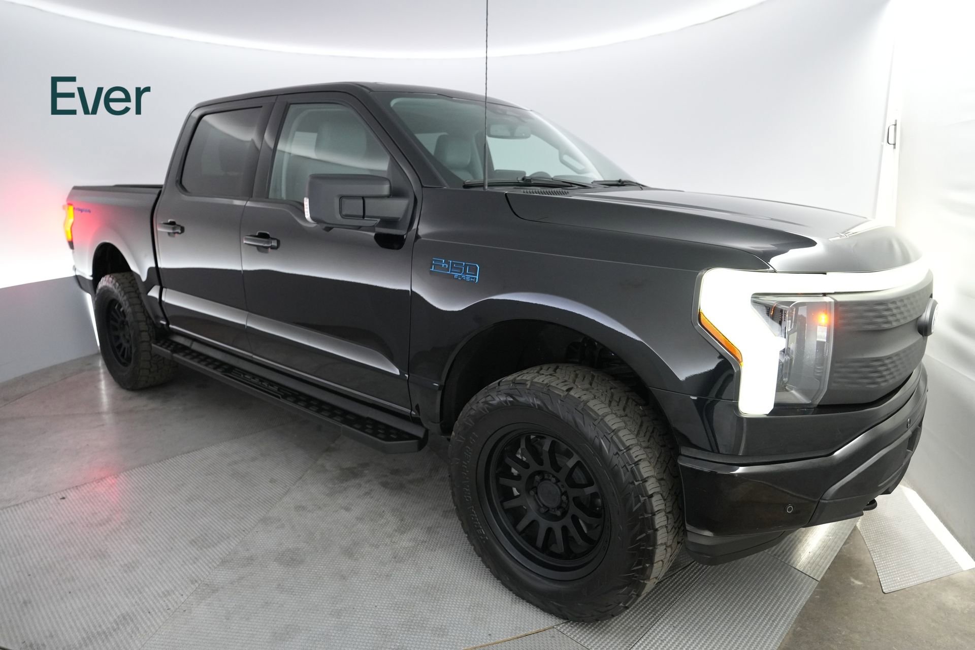 Used 2025 Ford F150 Lightning Flash image 2