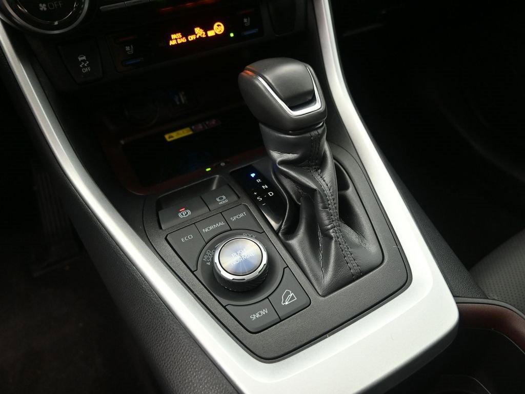 Used 2024 Toyota RAV4 Limited image 32