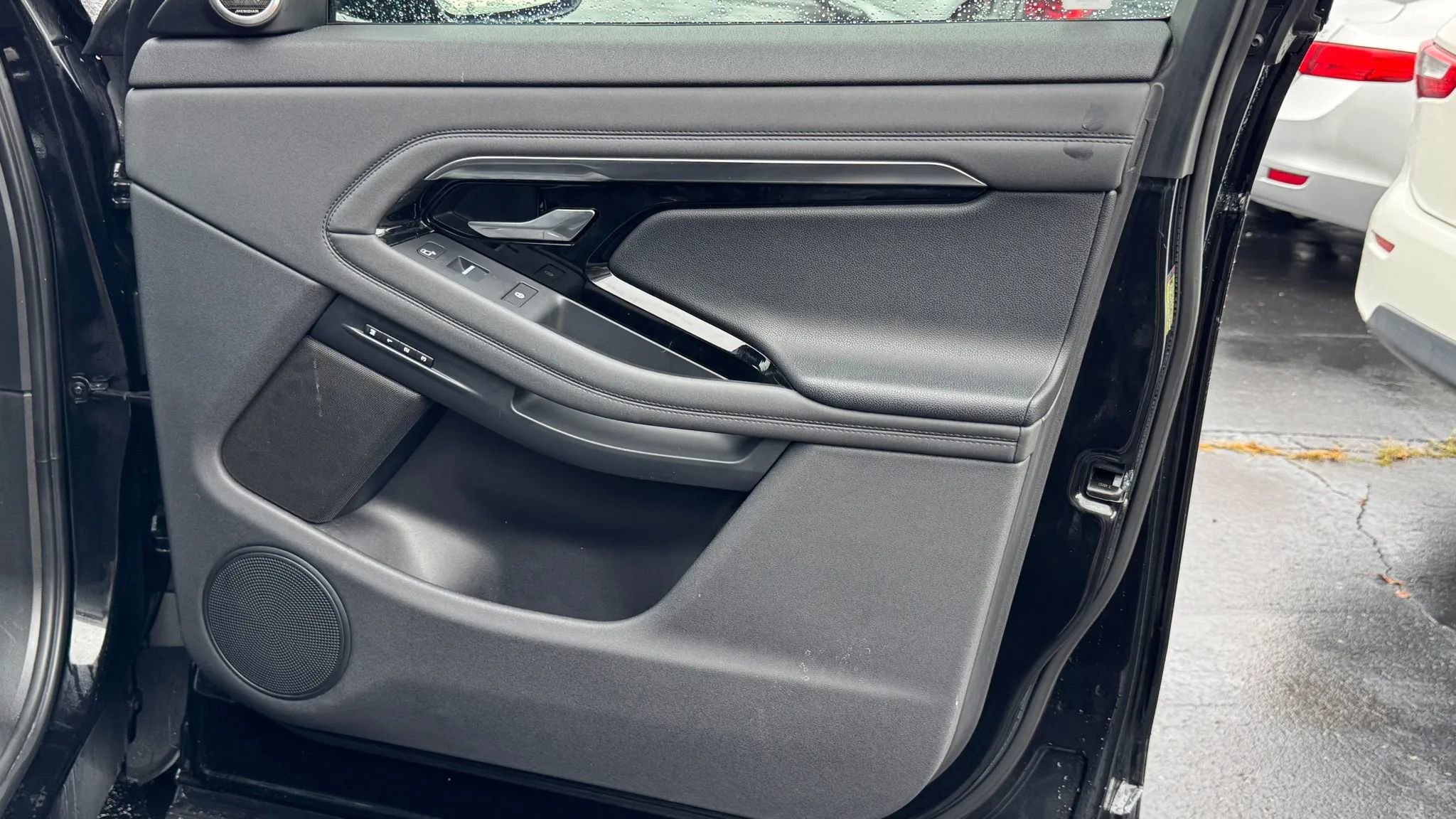 Used 2020 Land Rover Range Rover Evoque SE image 10