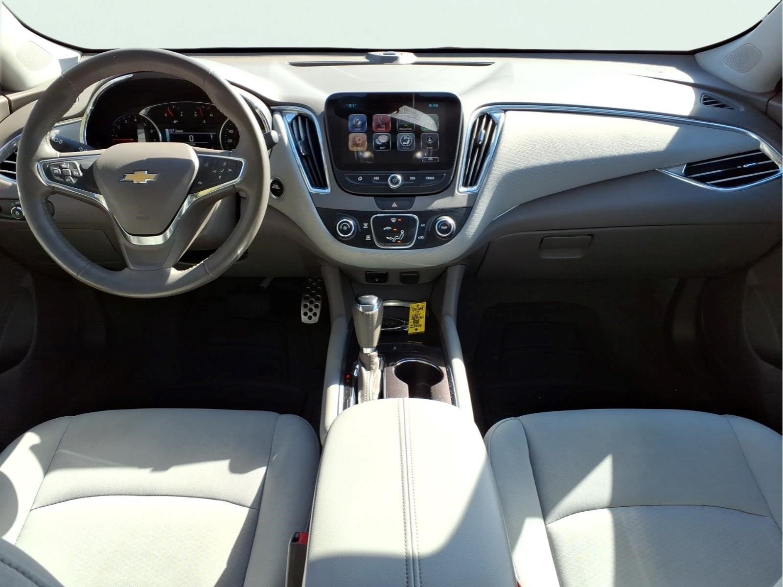 Used 2017 Chevrolet Malibu LT FWD image 10