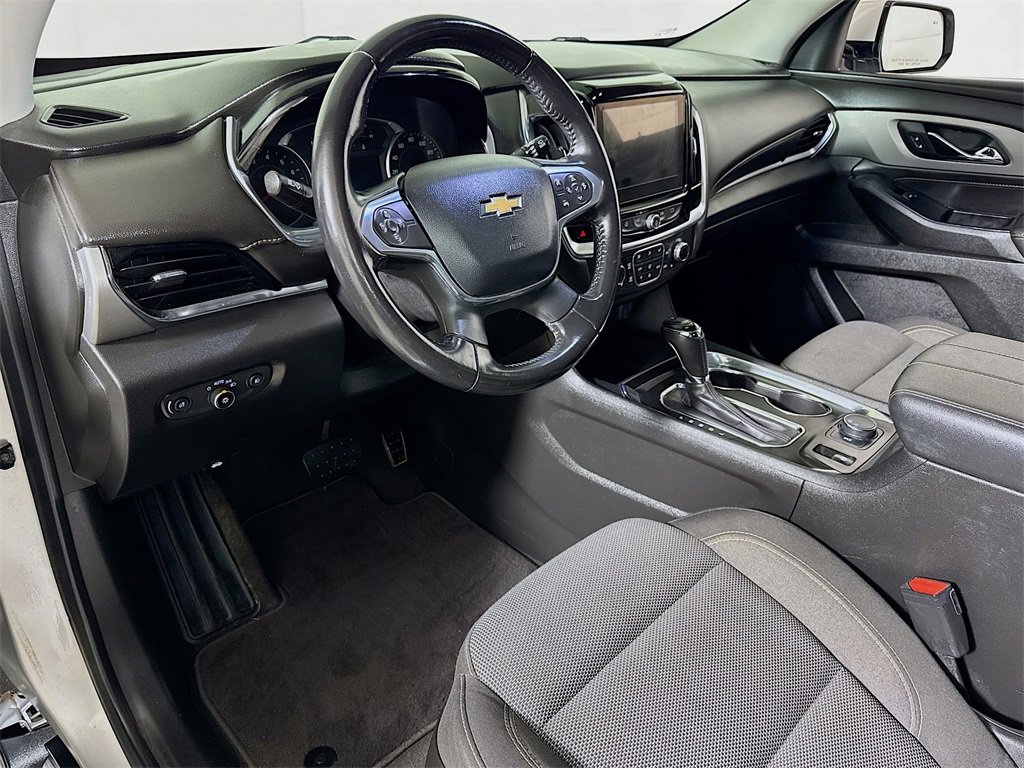 Used 2020 Chevrolet Traverse LT image 7