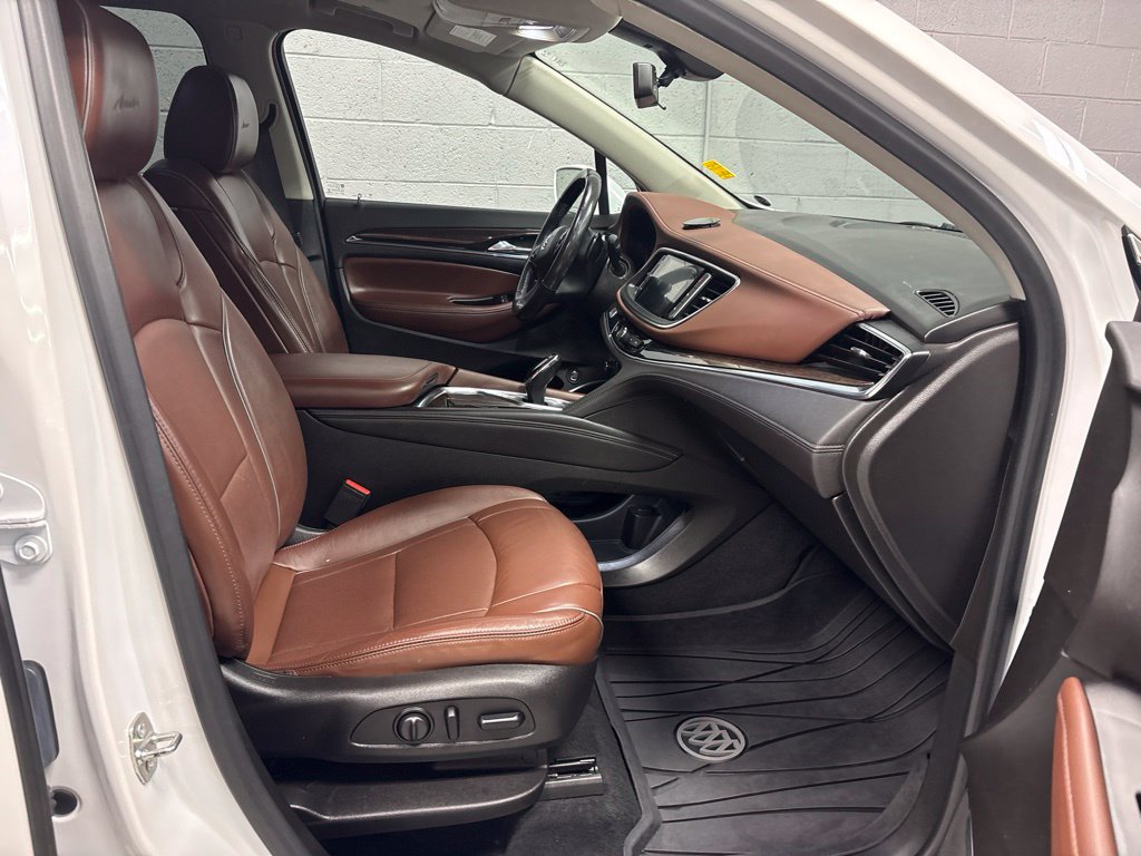 Used 2018 Buick Enclave Avenir w/ Avenir Technology Package AWD/4WD image 7