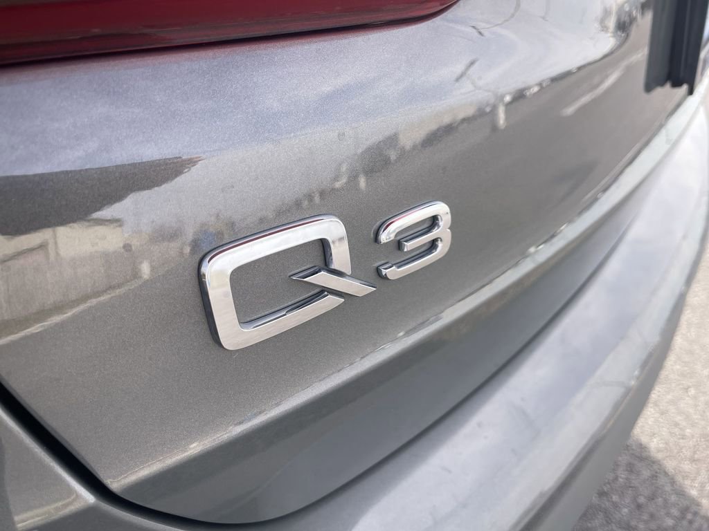 Used 2025 Audi Q3 2.0T Premium image 12