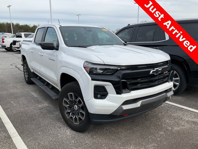 Used 2024 Chevrolet Colorado Z71 w/ Z71 Convenience Package 2