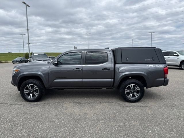 Used 2017 Toyota Tacoma TRD Sport w/ Tow Package (A/T) AWD/4WD image 7