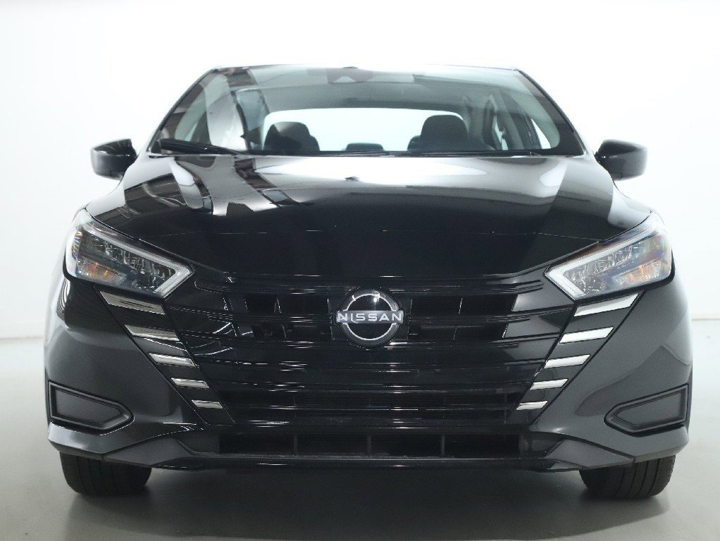 Certified 2025 Nissan Versa SV image 6