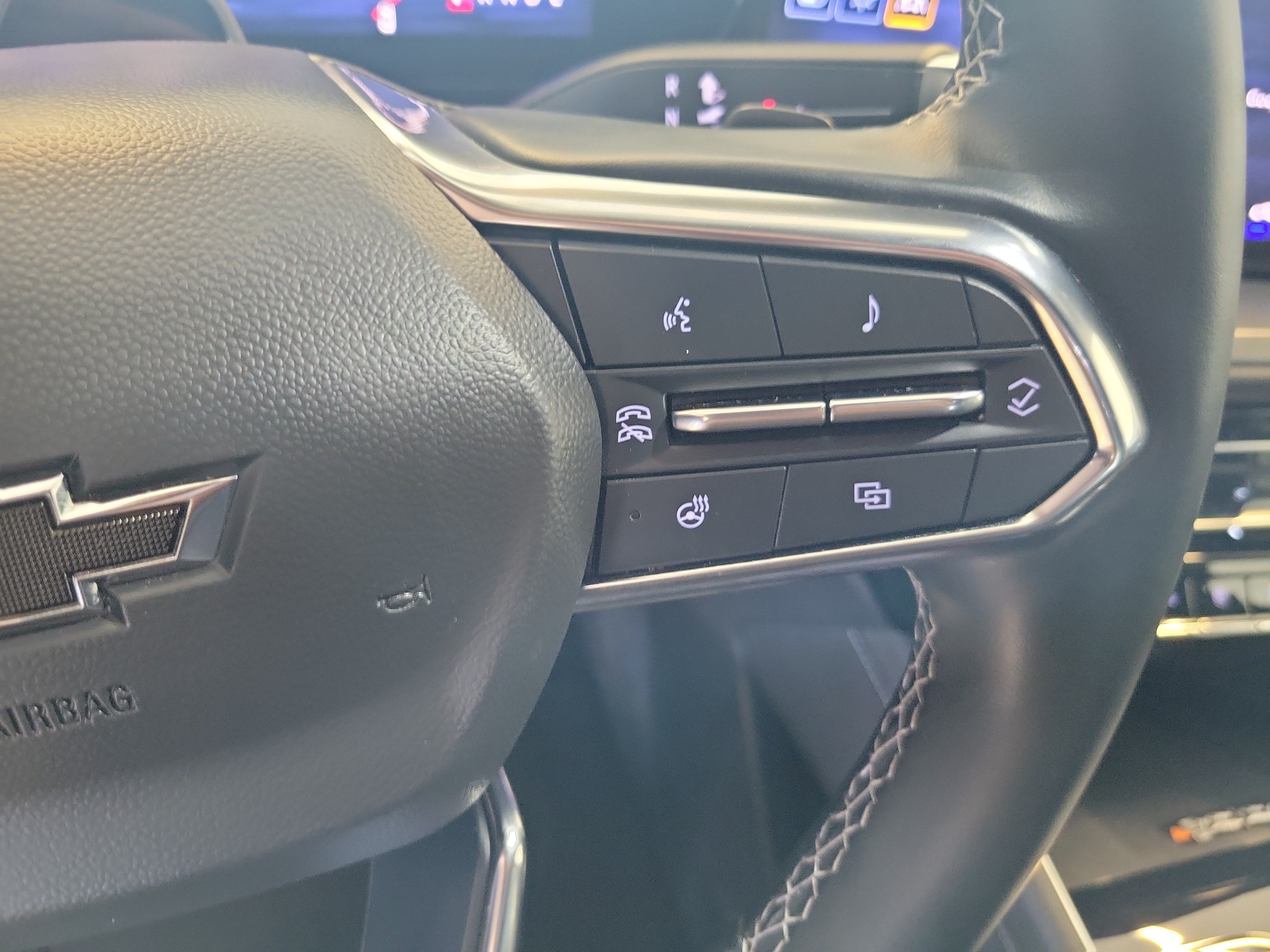 Used 2024 Chevrolet Traverse LT w/ Enhanced Driving Package FWD image 34