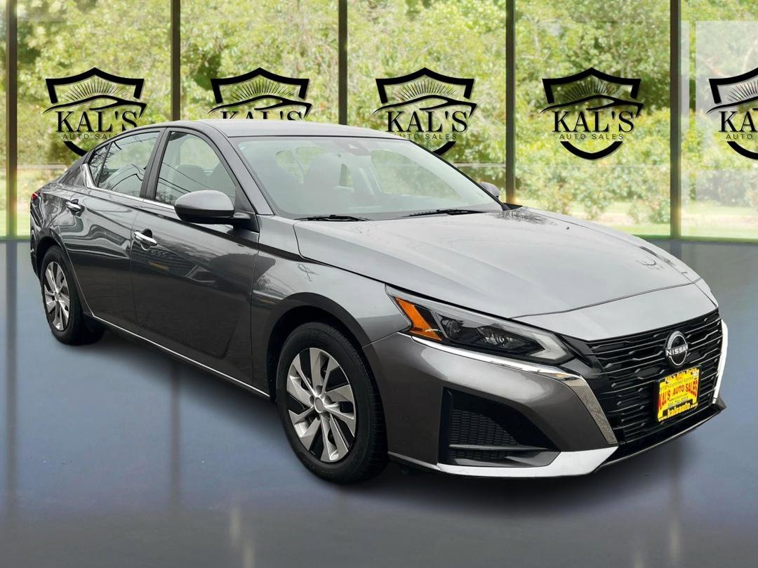 Used 2023 Nissan Altima 2.5 S image 3