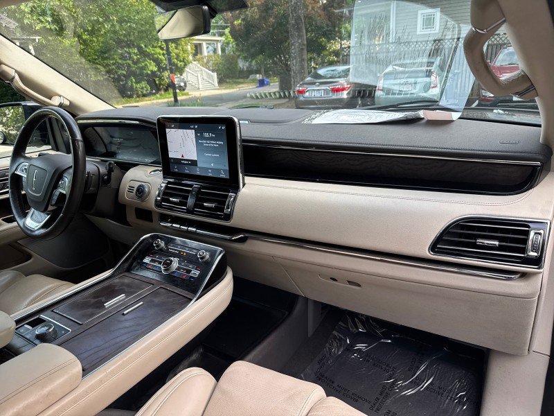 Used 2021 Lincoln Navigator L Reserve w/ Luxury Package AWD/4WD image 26