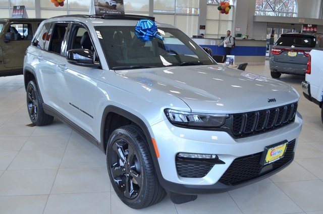 New 2025 Jeep Grand Cherokee Limited w/ Black Appearance Package image 2