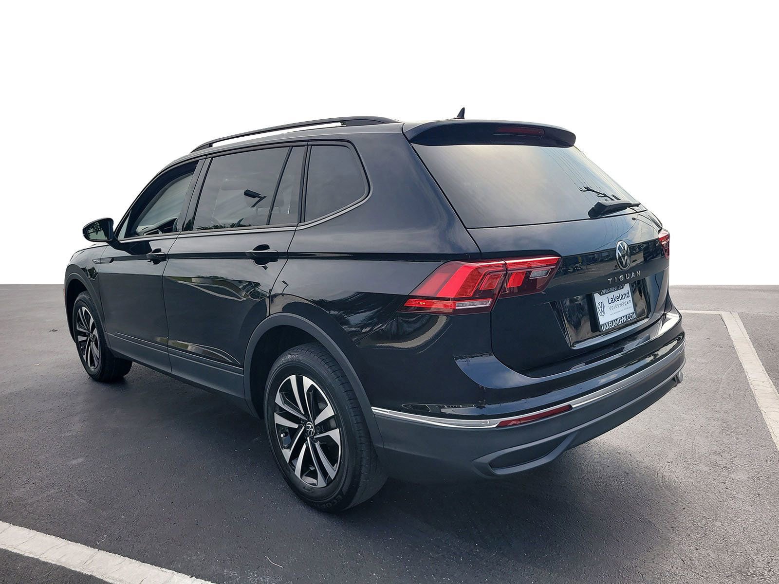 Used 2022 Volkswagen Tiguan S FWD image 4