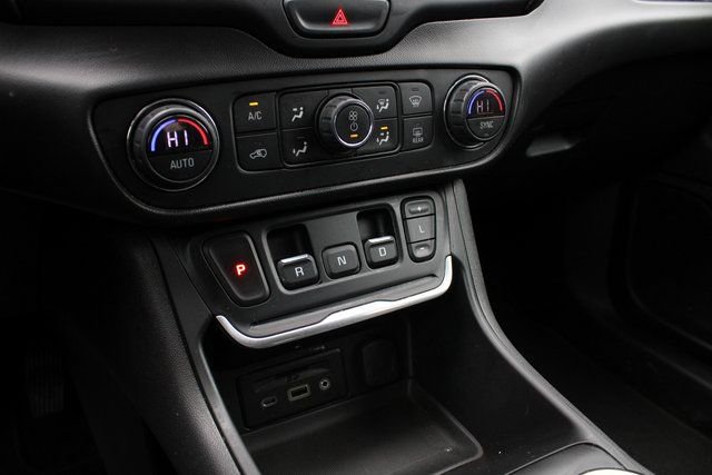 Used 2019 GMC Terrain SLT w/ Preferred Package image 18