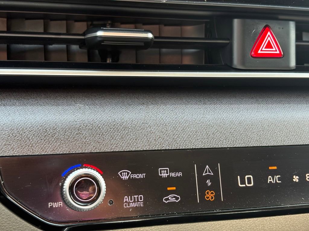 Certified 2026 Kia Carnival EX image 22