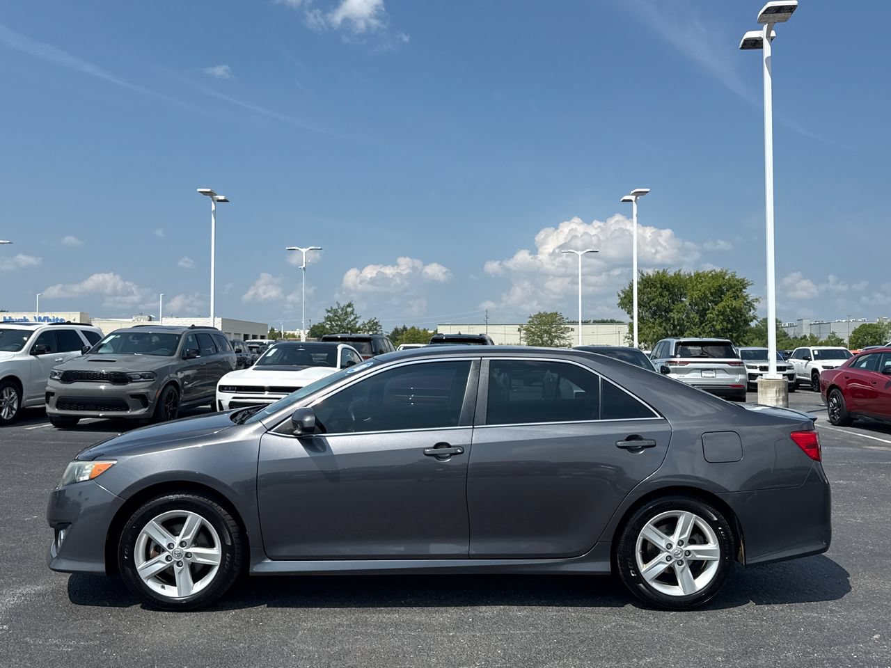 Used 2013 Toyota Camry SE FWD image 6