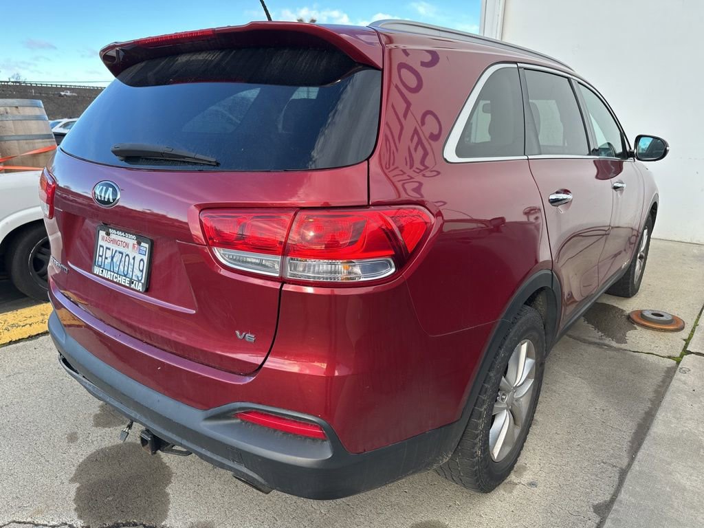 Used 2017 Kia Sorento LX image 4