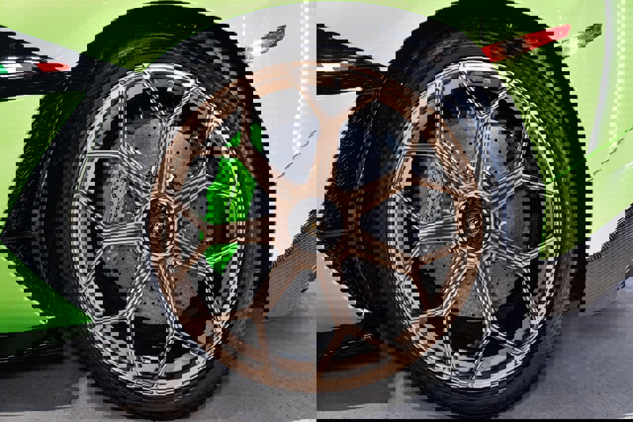 Used 2021 Lamborghini Aventador SVJ image 43