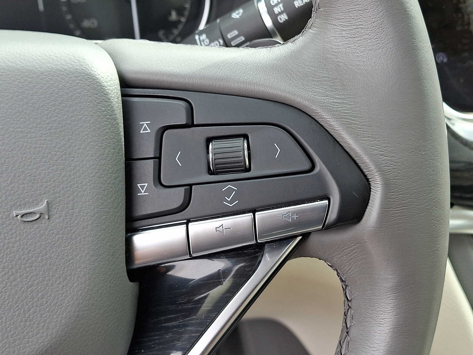 Used 2021 Cadillac XT6 Premium Luxury AWD/4WD image 23