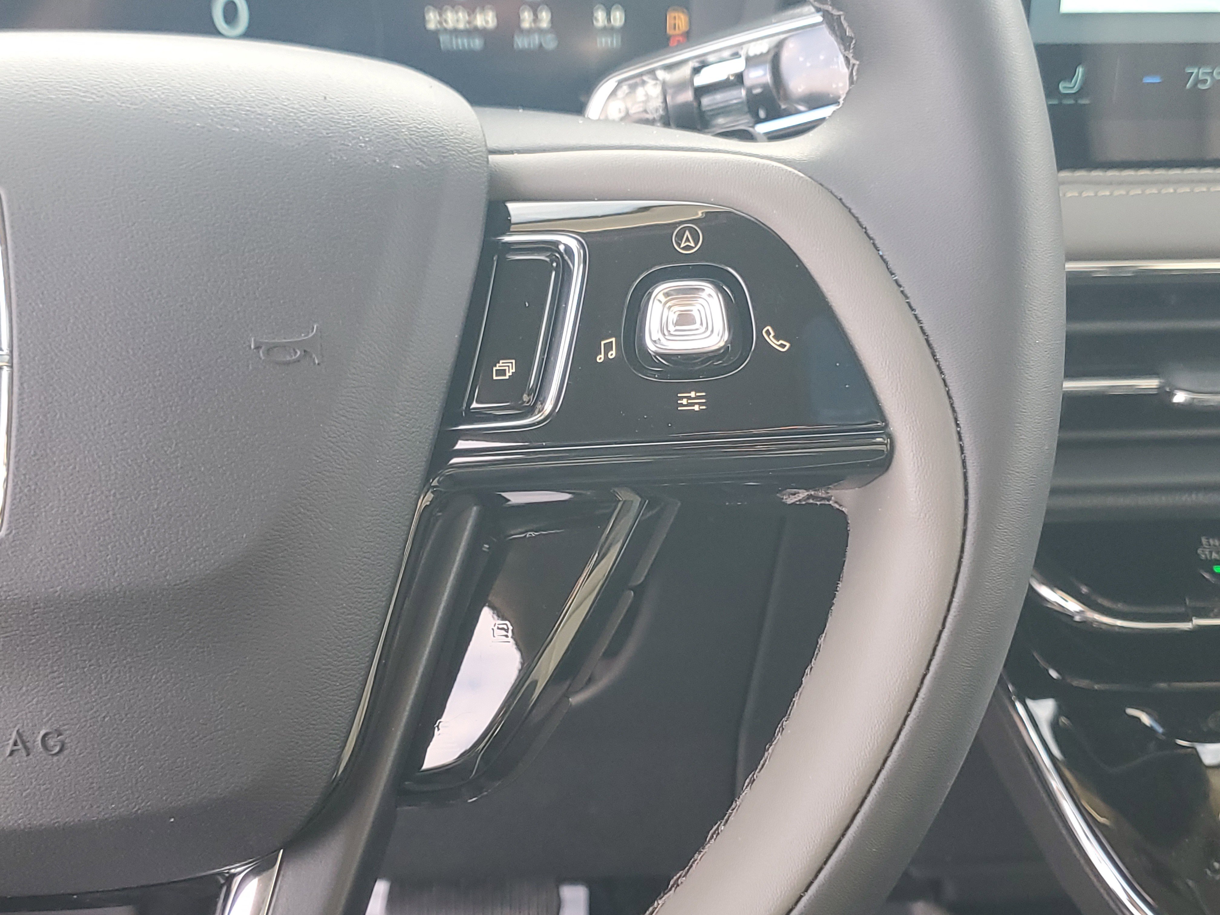 New 2026 Lincoln Corsair Premiere image 18